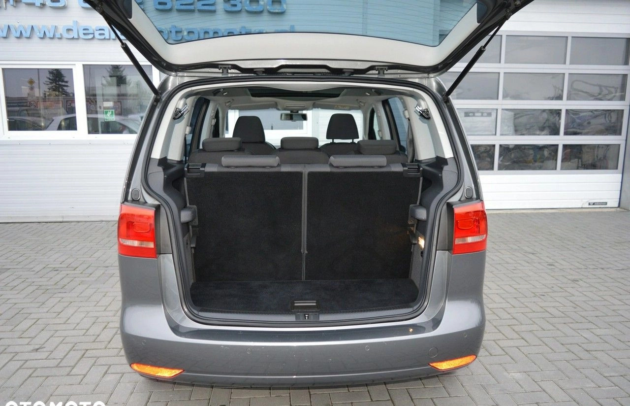 Volkswagen Touran cena 41900 przebieg: 215000, rok produkcji 2015 z Hrubieszów małe 781
